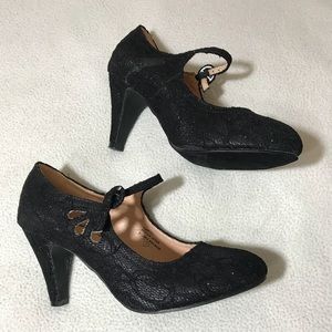 Chase & Chloe size 7 Dress Heel
